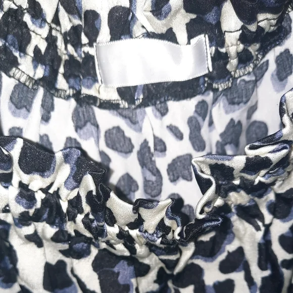 🐆Preloved Leopard Print Off-Shoulder Blouse - Picture 3 of 3